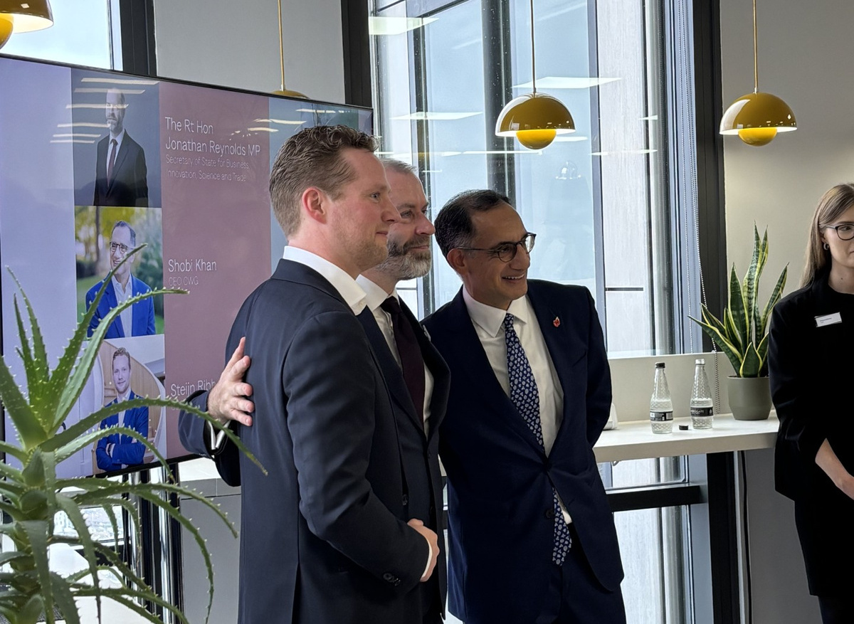 Jonathan Reynolds with industry leaders